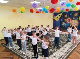 Музыкально-спортивное мероприятие "Космическое путешествие" Музыкально-спортивное мероприятие "Космическое путешествие".
